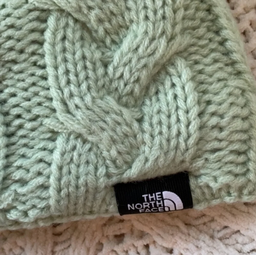 The North Face Cable Knit Minna Beanie Winter Hat NWT Misty Sage Green